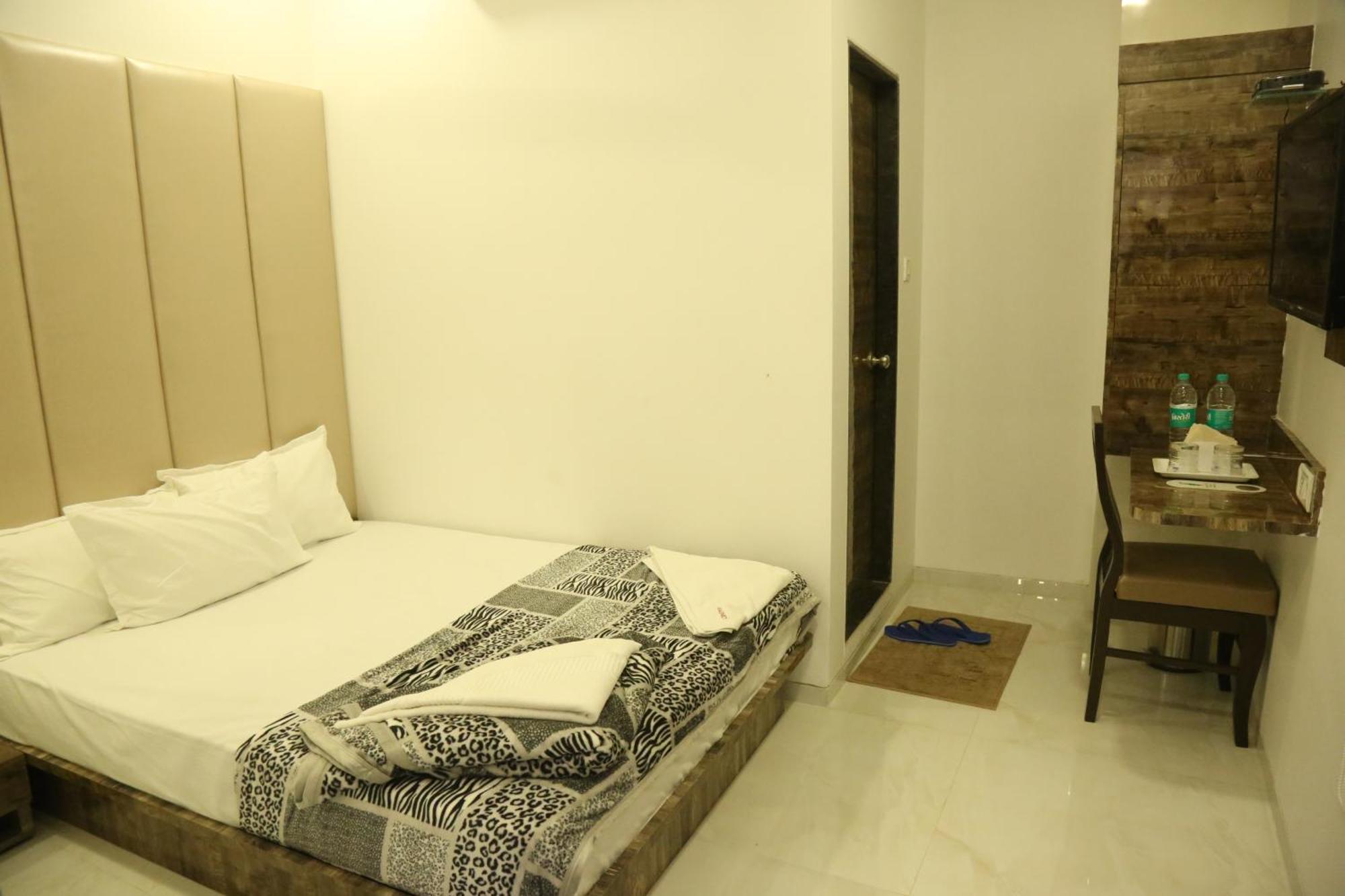 Hotel Magnum Airport T-2 Bombaim Exterior foto