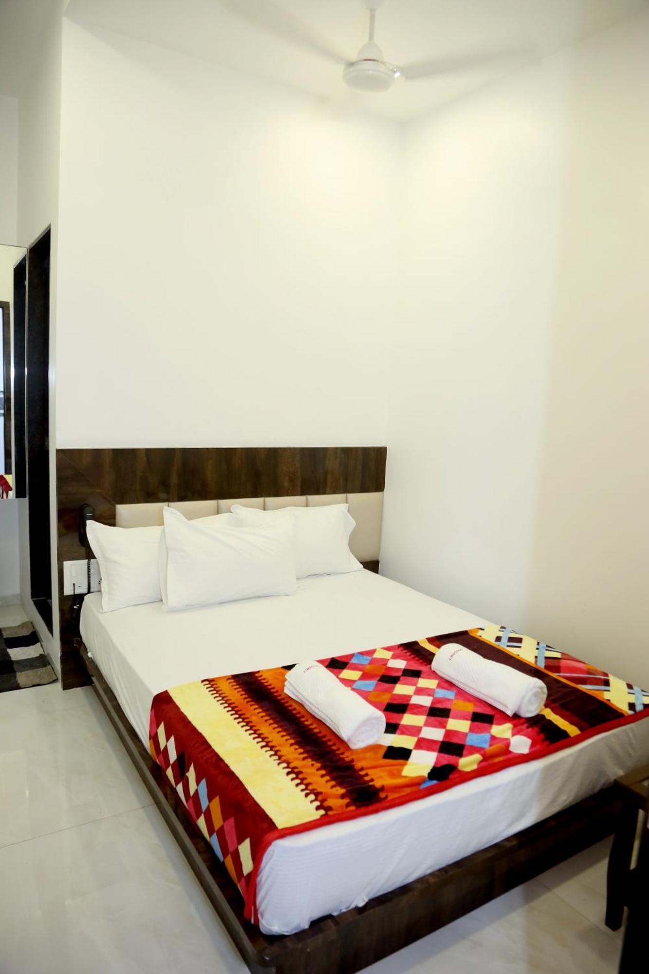 Hotel Magnum Airport T-2 Bombaim Exterior foto