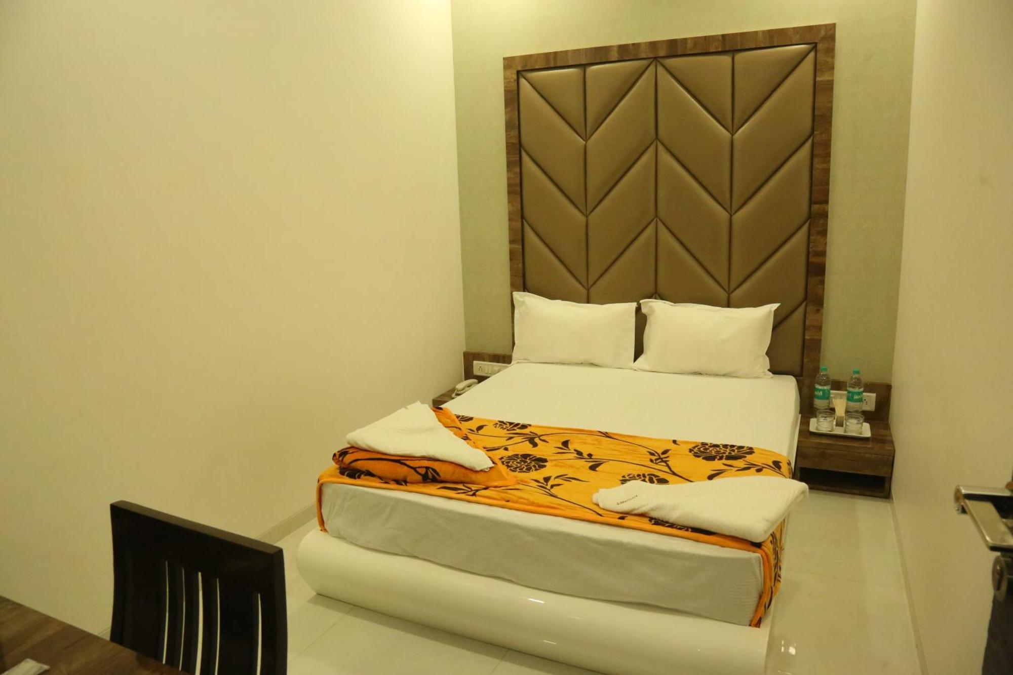 Hotel Magnum Airport T-2 Bombaim Exterior foto